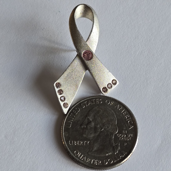 Avon brooch breast cancer awareness pin silver tone pink rhinestones y2k - Picture 3 of 8